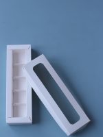 Коробка для конфет на 5 ячеек с окном, белая, размер 23,5*7*3см 12