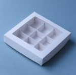 Коробка для конфет на 9 ячеек с окном, белая, размер 15,5*15,5*3см 4