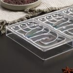 Форма пластиковая для шоколада LOVE, 3 ячейки 7